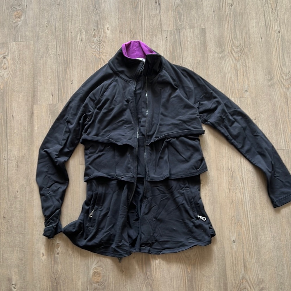 Athleta size XS ruffled layered dip jacket
